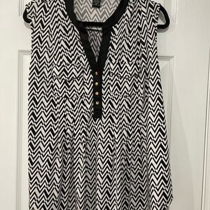 RobertLouis Blouse Black and whitete with gold buttons